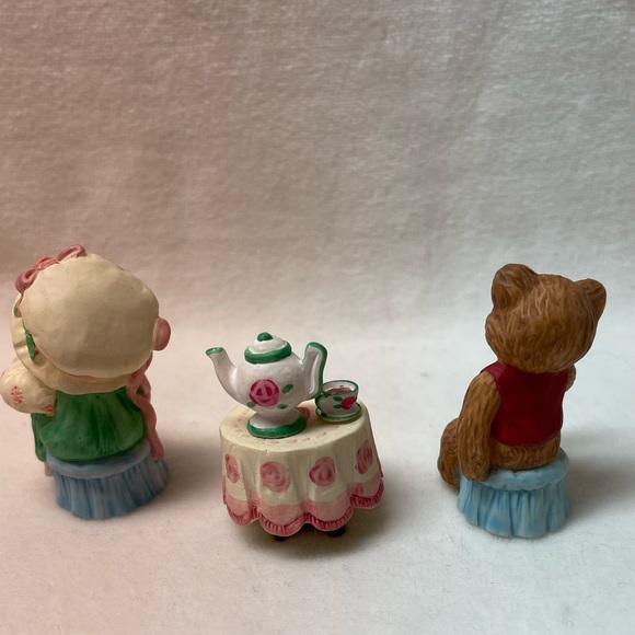 Valentine's Day Merry Miniature 2 Bears Having Tea - Picture 4 of 6